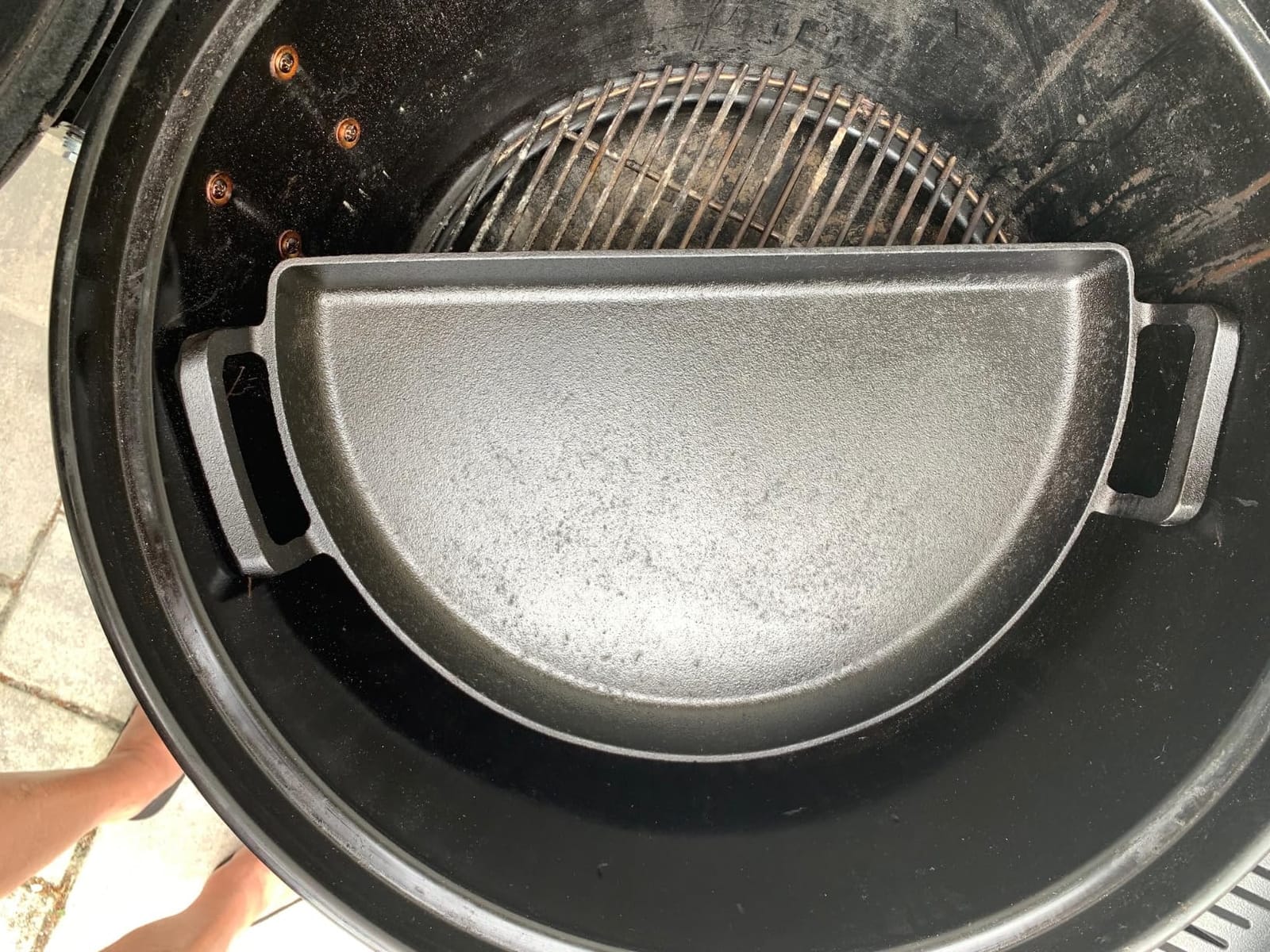 SnS Grills Slow 'N Sear Cast Iron Drip 'N Griddle Pan 22
