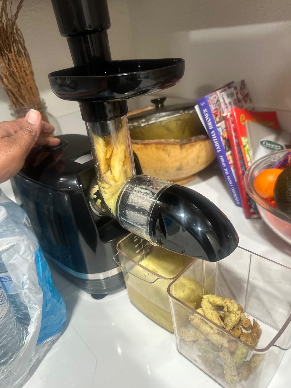 Omega H3000RWH13 Cold Press 365 Juicer Slow Masticating Extractor Creates Delicious Fruit Vegetable and Leafy Green High Juice Yield and Preserves Nutritional Value, 150-Watt, White customer photo 1