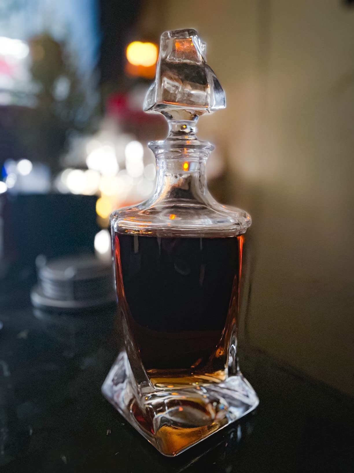 Crystal Whiskey Decanters, Lead-free Decanter with Glass Stopper, Vodka decanter for Wine, Bourbon, Brandy, Liquor, Juice, Water, Mouthwash(Diamond) customer photo 1
