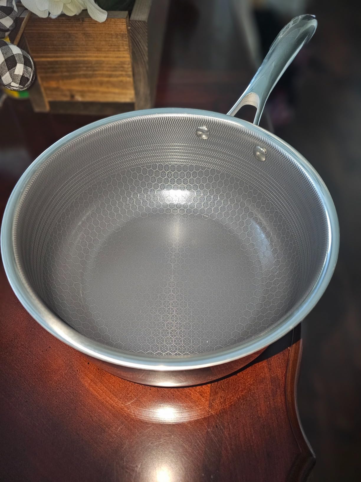 HexClad 1QT Hybrid Nonstick Saucier with Lid, Induction Ready customer photo 2