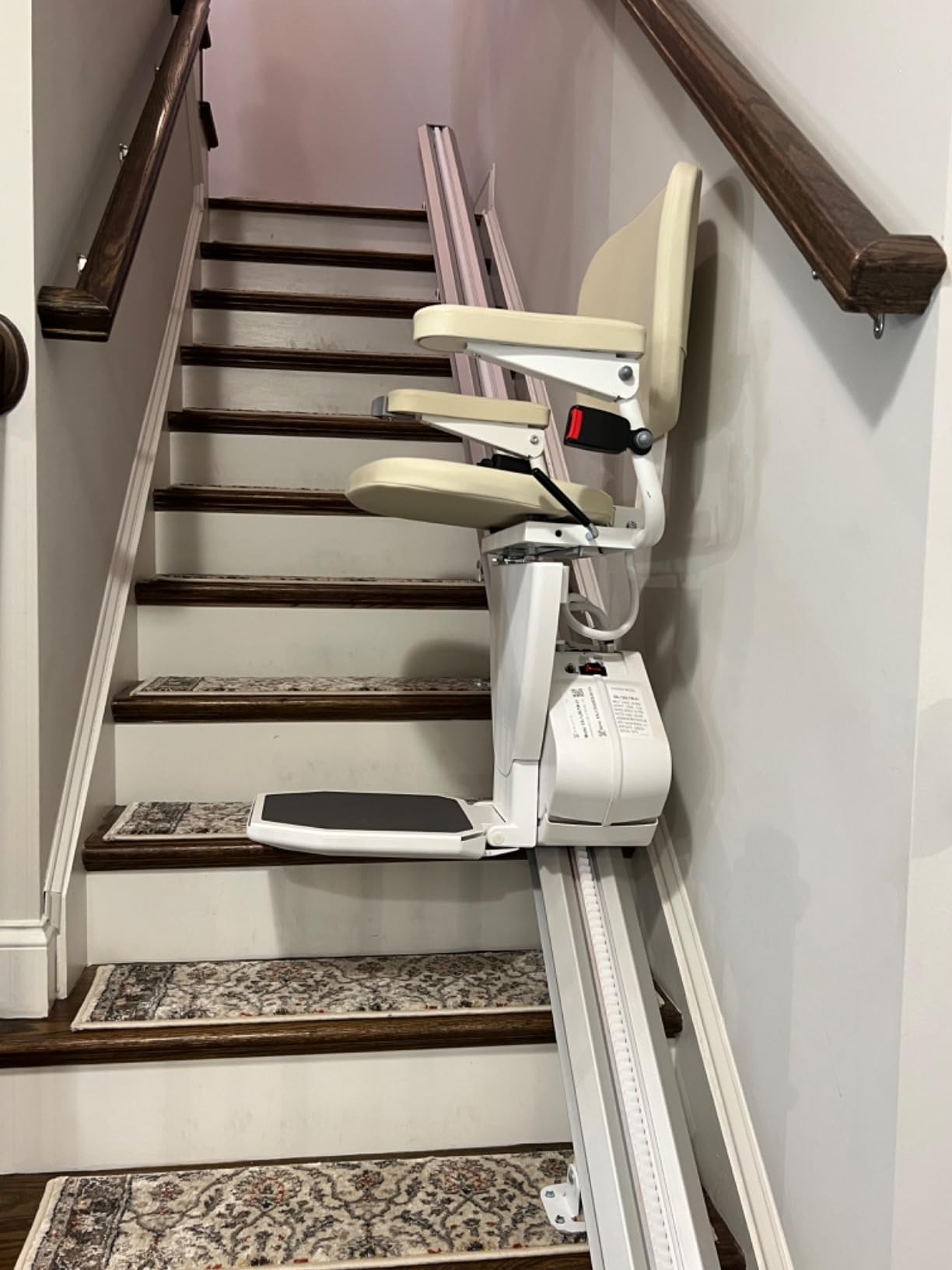 AmeriGlide Rave 2 Stair Lift for Seniors - DIY Self-Install Straight Stair Lift - Fits Most Straight Staircases - 350 lb Capacity - Battery Powered - Made in USA customer photo 1