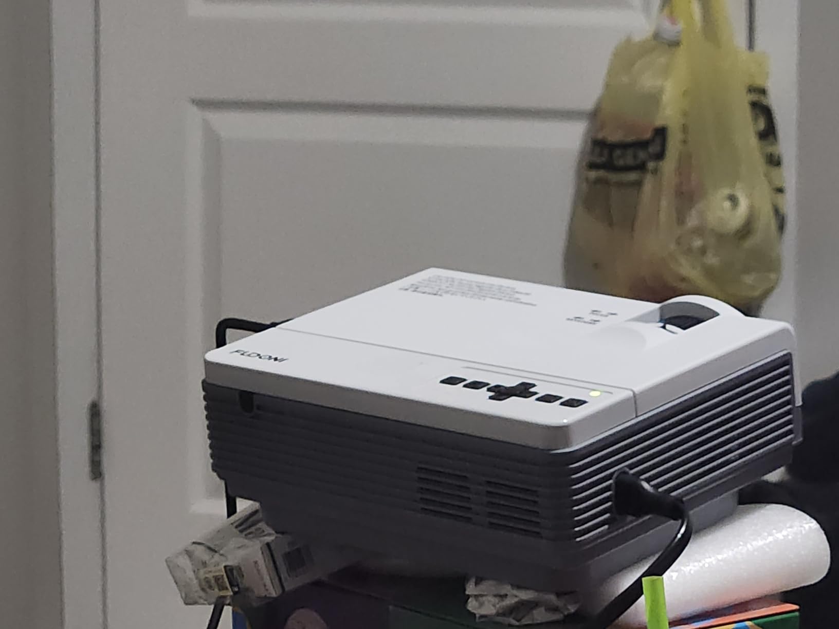 FUDONI Projector with 5G WiFi & Bluetooth, Native 1080P 18000L Portable customer photo 2