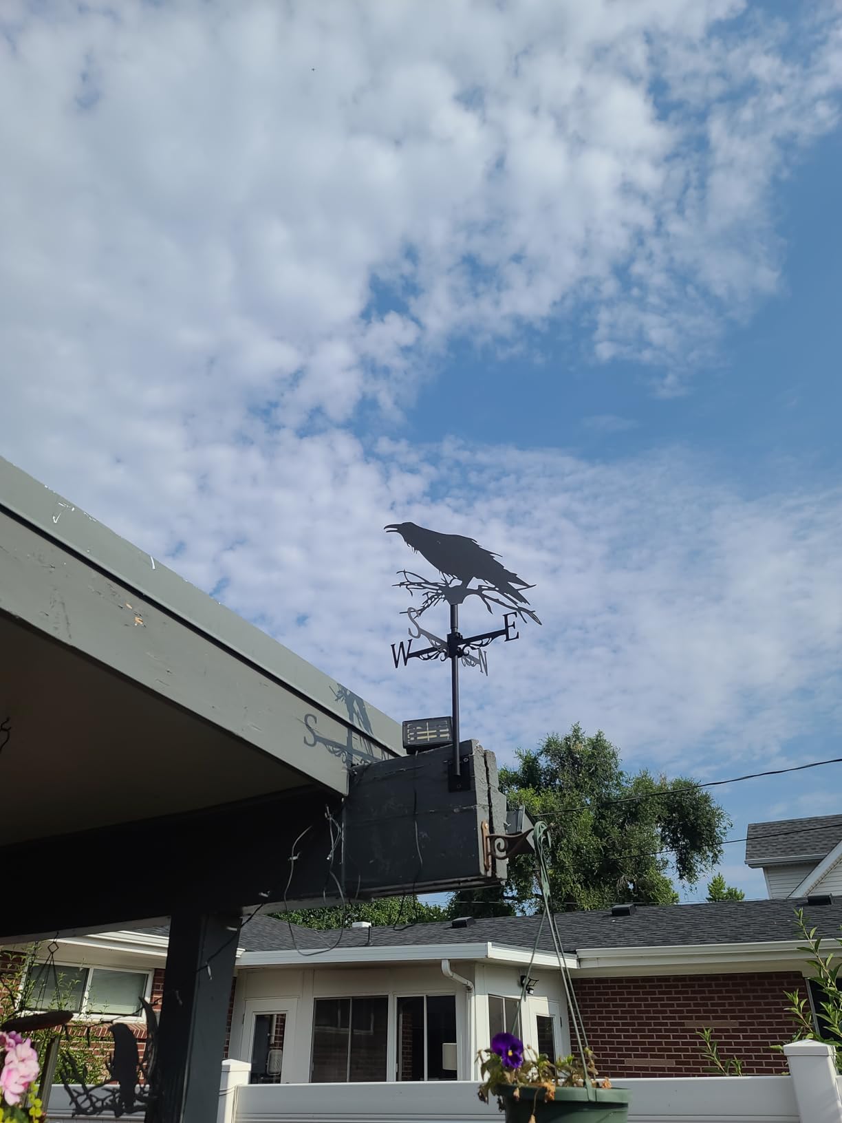 SUPERDANT Crow Weathervane Raven Weather Vane for Yard Animal Metal Wind Vanes Roof Mount for Outside Garden Black Weathervanes Farmhouse Farm Barn Sheds Patio Outdoor Halloween Decorations Gifts customer photo 1
