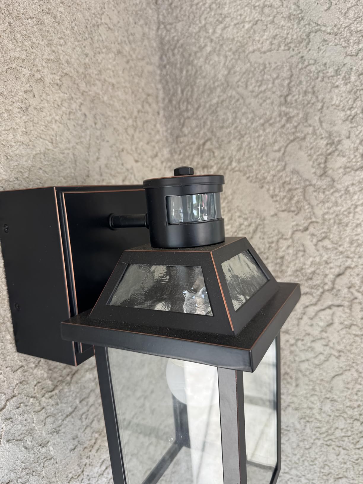 Yisuro Porch Lights with GFCI Outlet, Dusk to Dawn Outdoor Lights with Outlet, 3 Lighting Modes Exterior Light Fixture Waterproof, Outside Lights for House Front Door Patio Garage customer photo 2