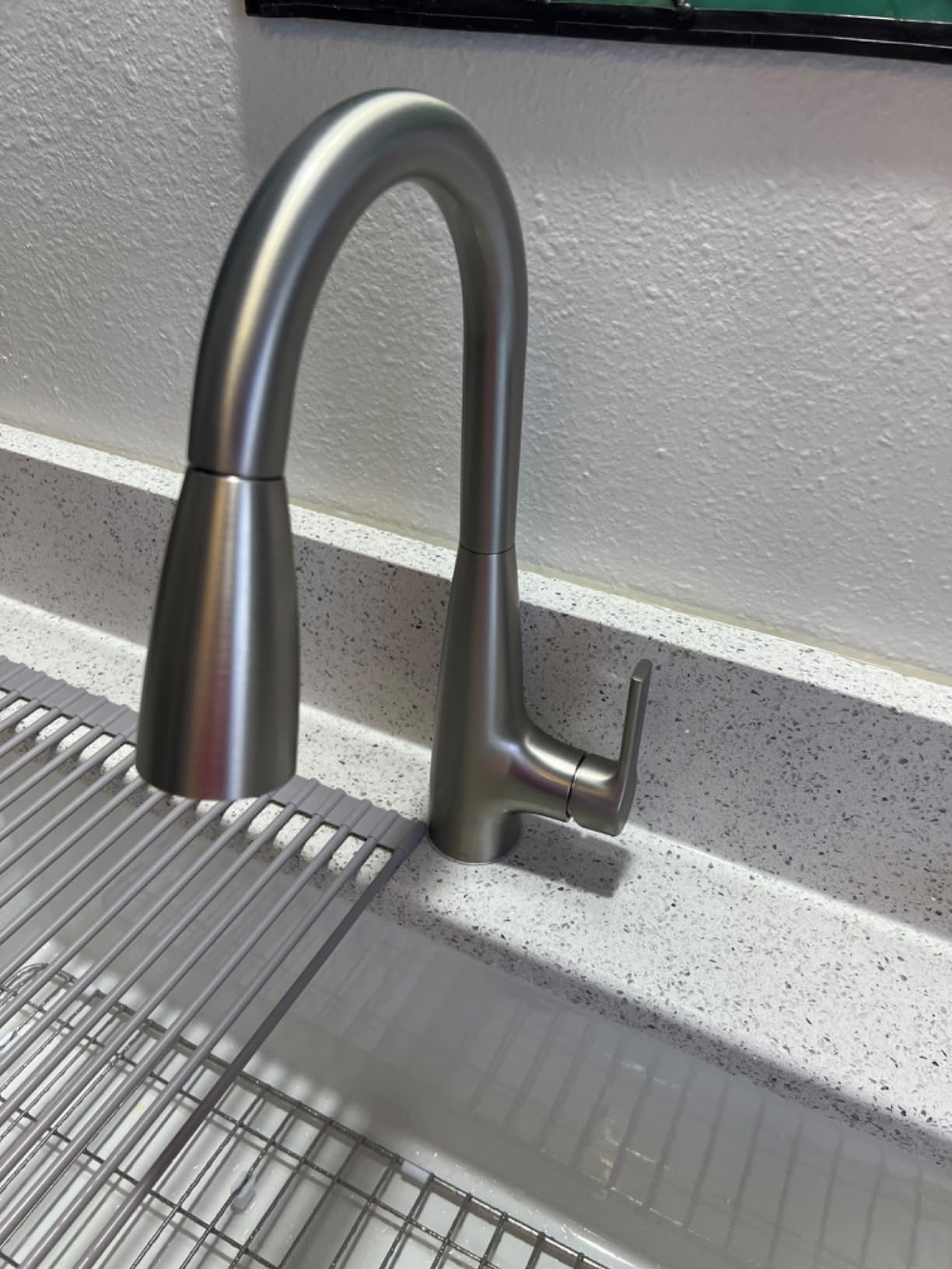 Moen Haelyn Matte Black Kitchen Faucet Featuring Pulldown Sprayer with Power Boost for a Faster Clean, Modern Kitchen Faucet, Single-Handle Easy Installation, 87627BL customer photo 2
