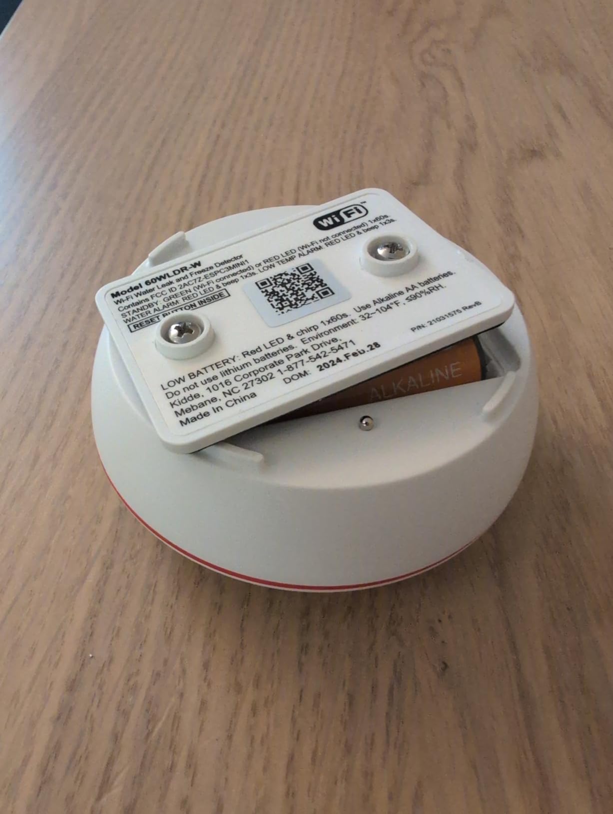 Kidde WiFi Water Leak Detector & Freeze Alarm, Alexa Device, Smart Leak Detector for Homes with App Alerts,White customer photo 2