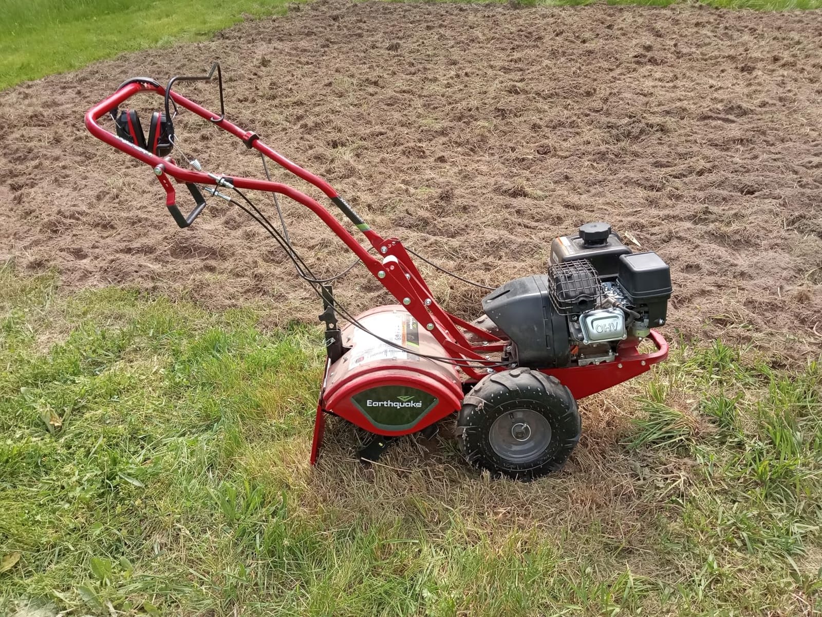EARTHQUAKE Victory Rear Tine Tiller, 209cc 4-Cycle Viper Engine, Counter-Rotating Tines customer photo 1