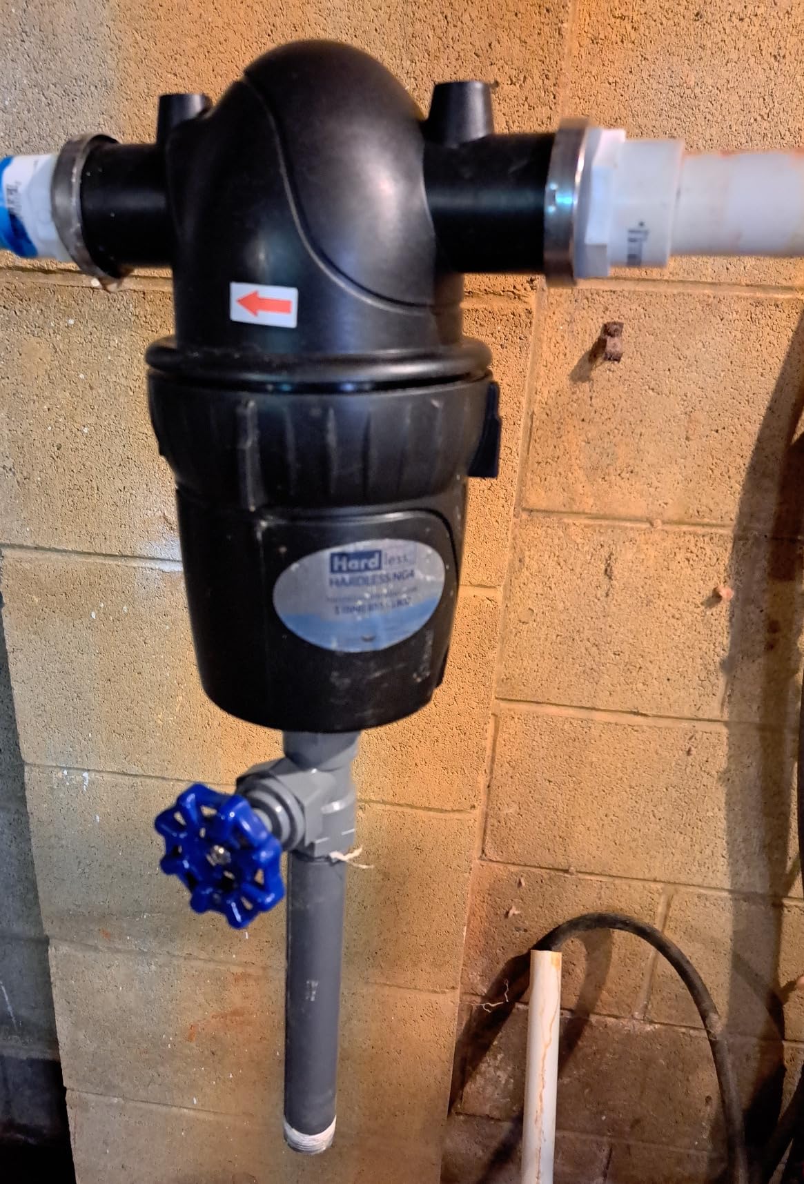 Hardless NG4 Whole House Water Filter- Salt-Free Alternative Softening Device- Reduces Limescale, Sediment & More - Compact, Easy to Install- Comes with 3/4