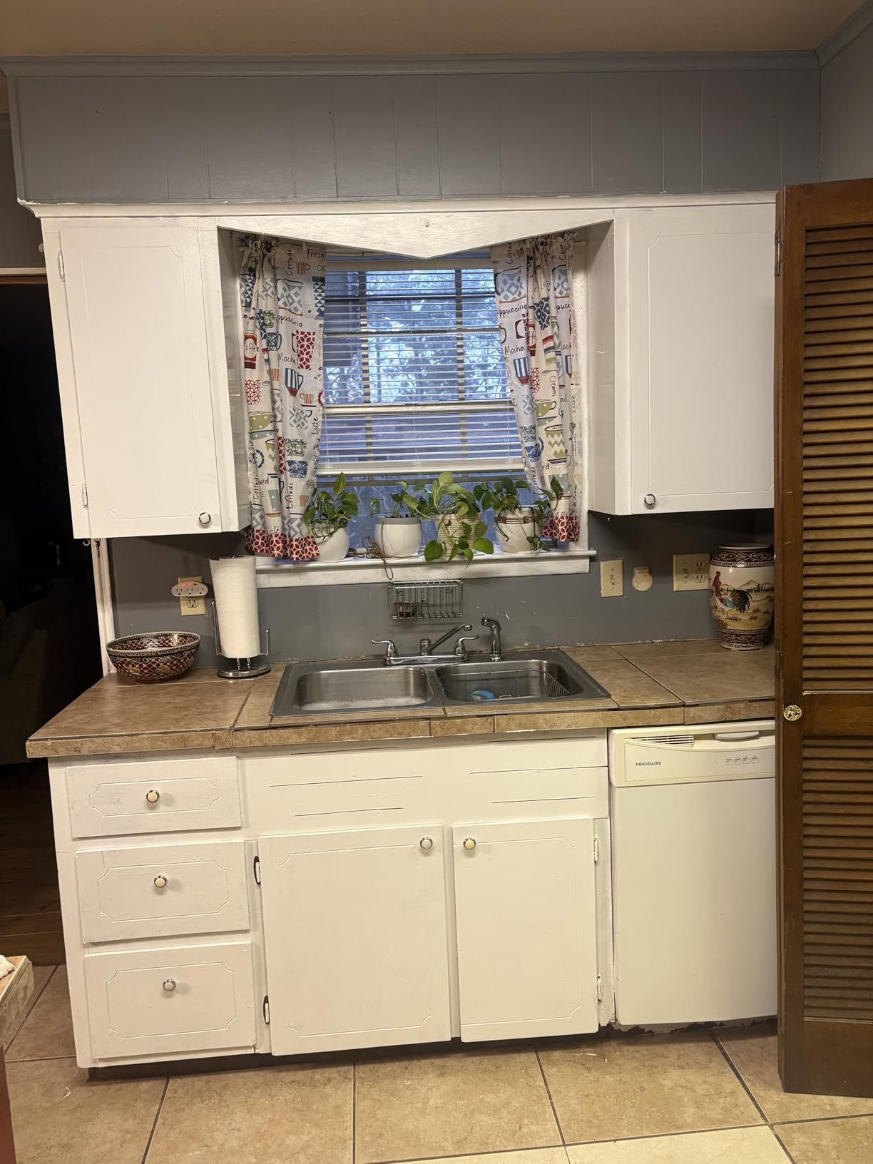 Rust-Oleum 372007 Transformations Basics Cabinet & Trim Paint, Quart, Pure White, 32 Fl Oz customer photo 1