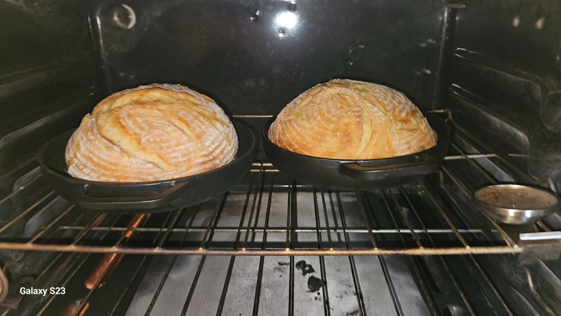 HAWOK Baking Pre-Seasoned Cast Iron Bread cloche Pan Bake sourdough bread dome cover, grill steaks Dia.7.9-inch 0.65-Quart best for gift...... customer photo 1