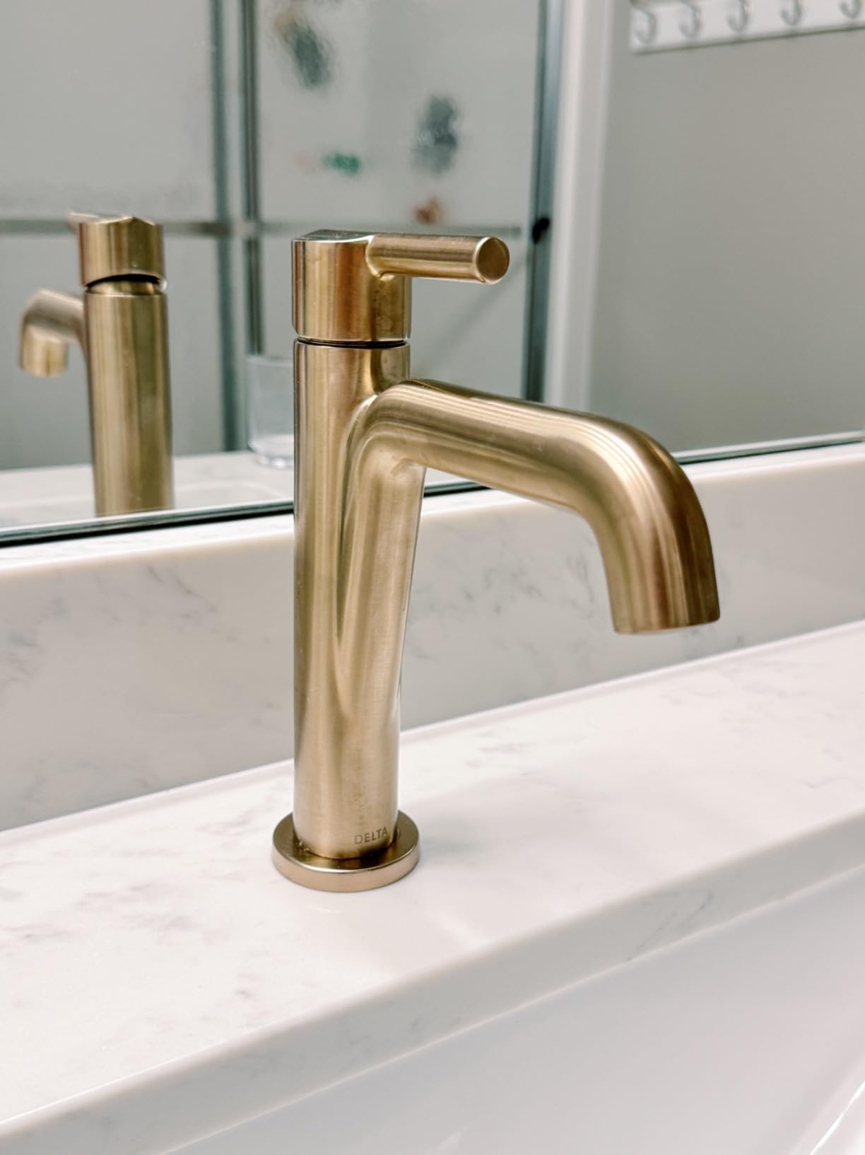 Delta Nicoli Brushed Gold Bathroom Faucet 1 Hole, Single Hole Bathroom Sink Faucet for Vanity, Push-Pop Drain Assembly, Champagne Bronze 15849LF-CZ customer photo 2