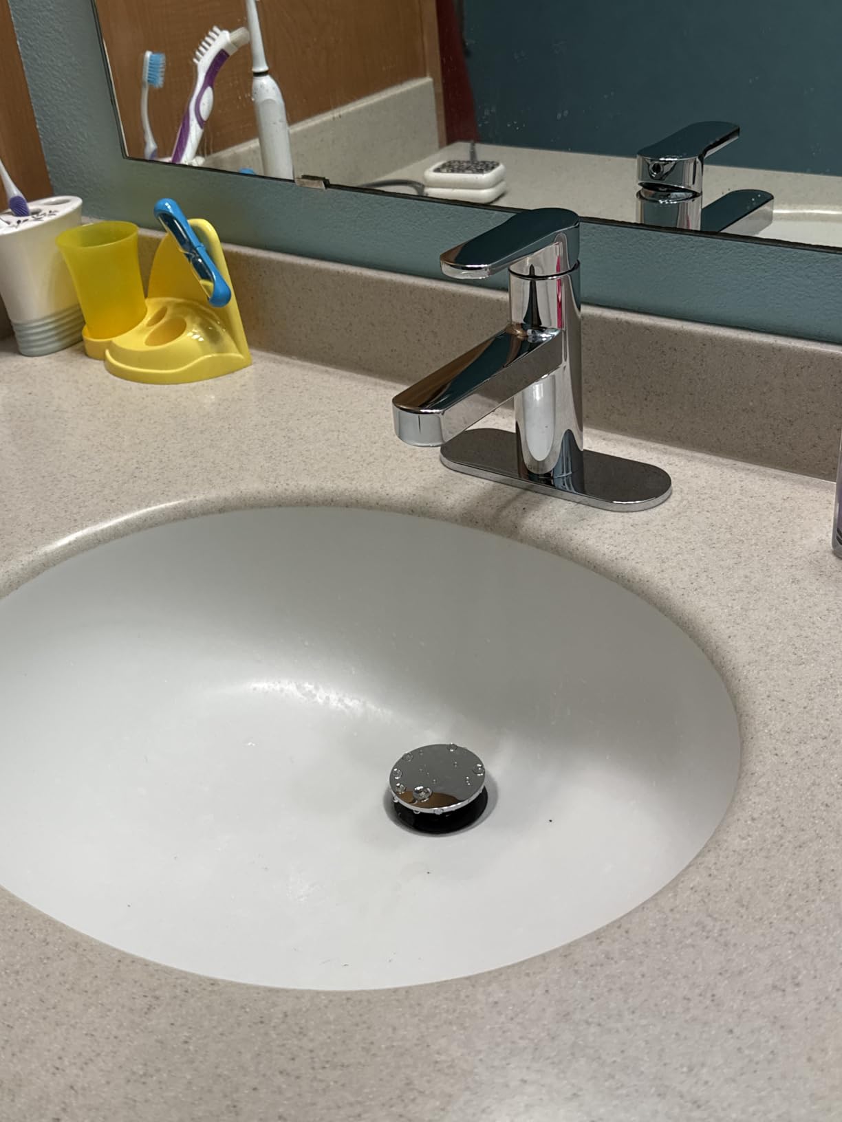 Moen Laris Chrome One-Handle Single Hole Modern Bathroom Sink Faucet with Optional Deckplate and Spring Loaded Drain Assembly, 84014 customer photo 2