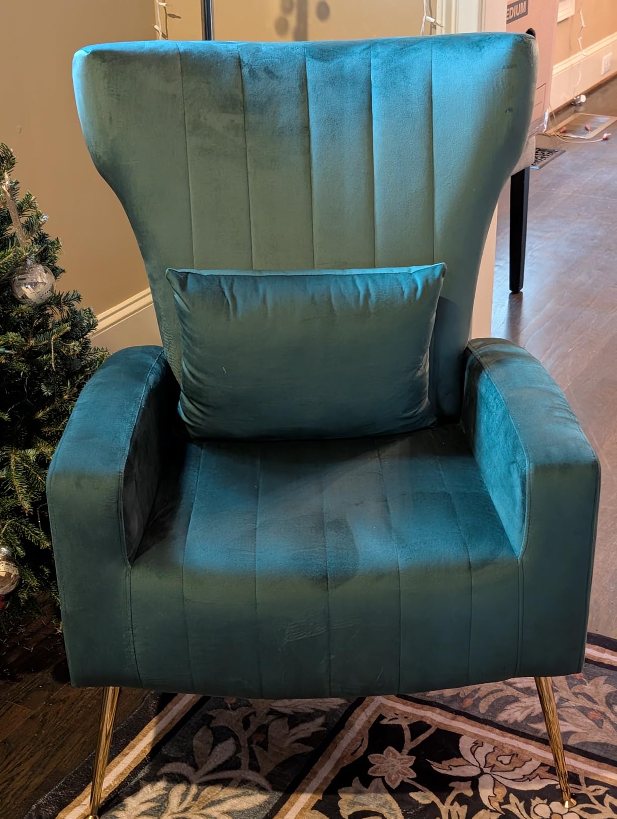 ZJhome Button-Tufted Living Room Chairs, WingBack Velvet Accent Chair Armchair with Lumbar Pillow, Bedroom Chairs Arm Chair with Golden Legs, Cream customer photo 1