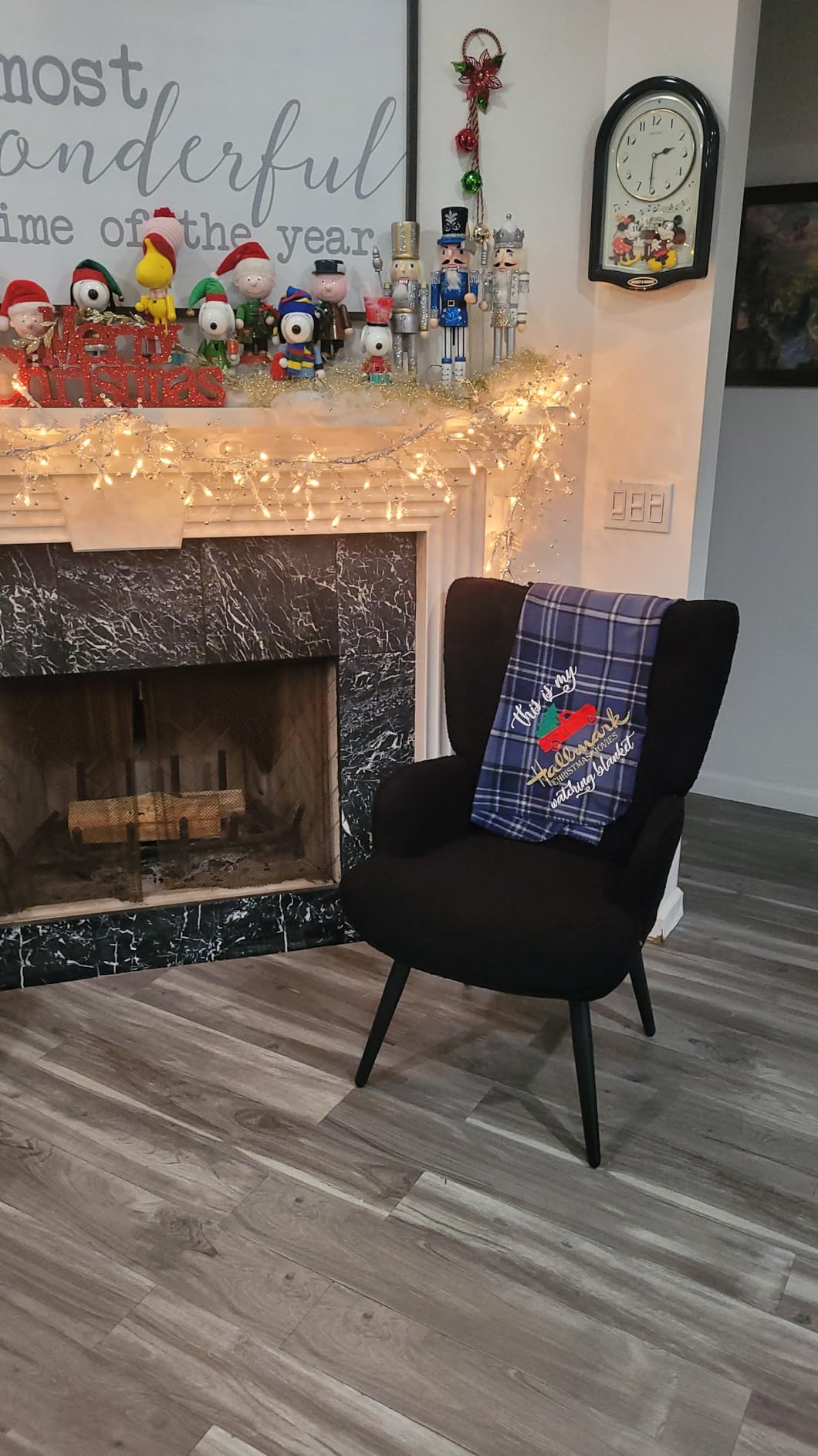Furniliving Velvet Accent Chair Modern Upholstered Side Armchair with Tapered Legs Tufted Button Wingback Sofa Chairs Tall Back Reading for Living Room Bedroom Waiting Room, Black customer photo 1