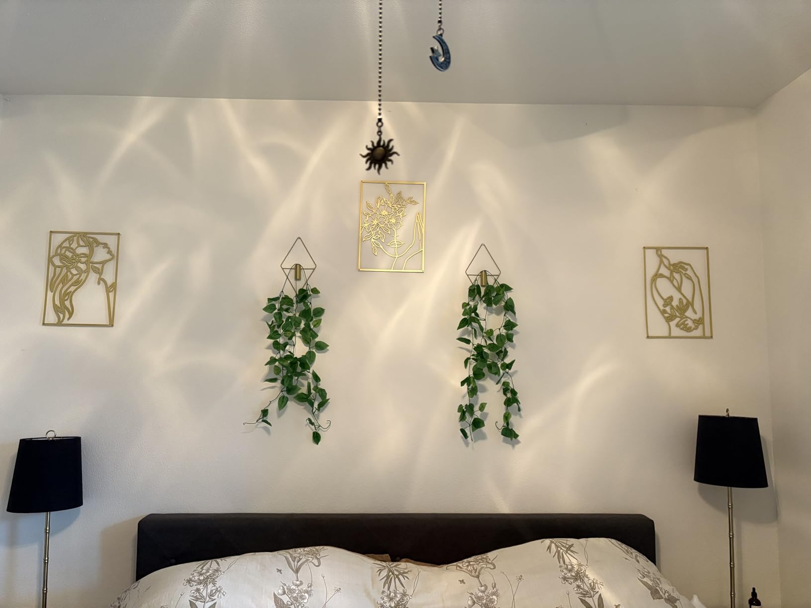 AGIOTA 3 Pcs Gold Metal Wall Decor, Minimalist Floral Women Line Drawing Wall Art, Elegant Abstract Lady Silhouette Metal Wall Hanging for Home Bedroom Living Room customer photo 2