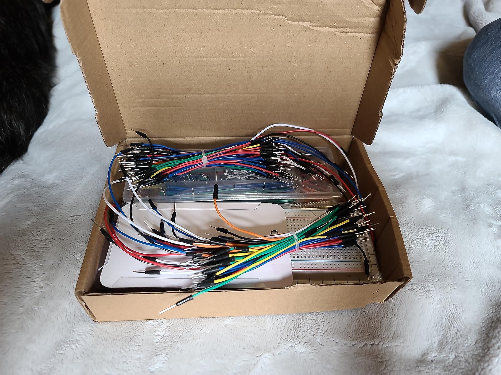 Breadboard Jumper Wire Kit: 2x830 & 400 Breadboards, 130 Flexible + 280 Jumpers, 1 Tweezer for Arduino Raspberry Pi customer photo 1