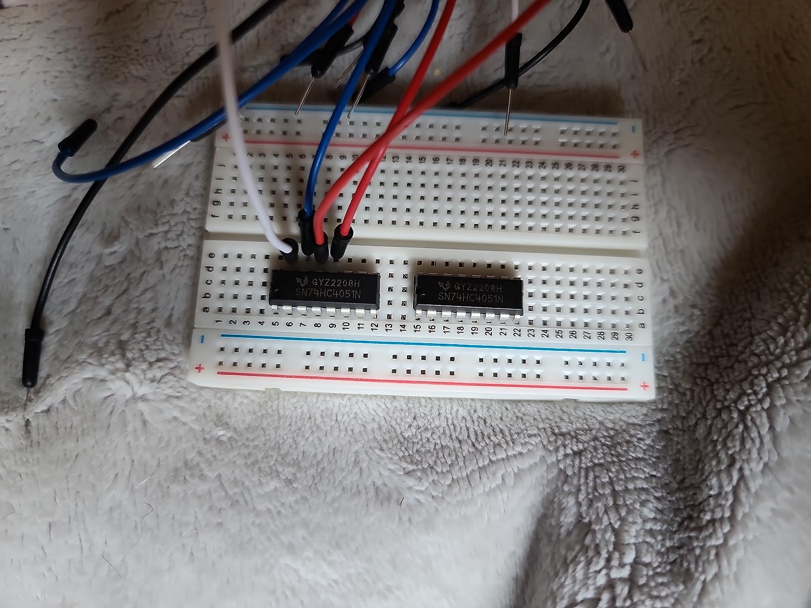 Breadboard Jumper Wire Kit: 2x830 & 400 Breadboards, 130 Flexible + 280 Jumpers, 1 Tweezer for Arduino Raspberry Pi customer photo 2