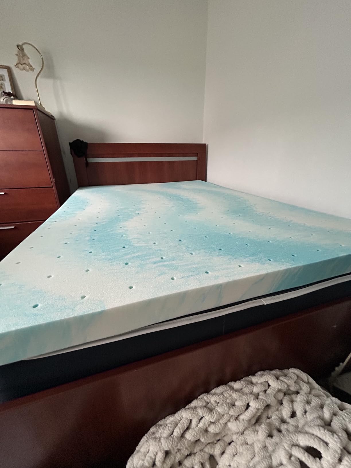 PERLECARE 3 Inch Queen Memory Foam Mattress Topper, Cooling Gel Infused Mattress Pad, Ventilated Bed Topper for Pressure Relief, Made with CertiPUR-US Certified Foam, Blue customer photo 2