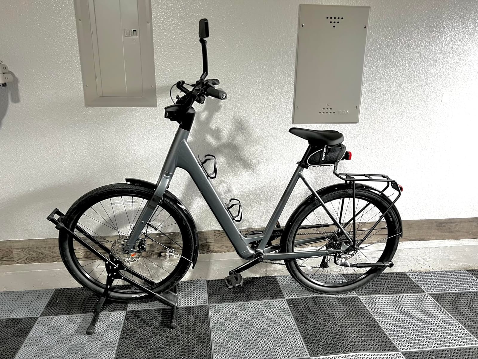 CHEPARK Bike Floor Stand Rack- Indoor Bike Stand for Garage/Home - Bike Storage Bicycle Parking Rack Fit 20