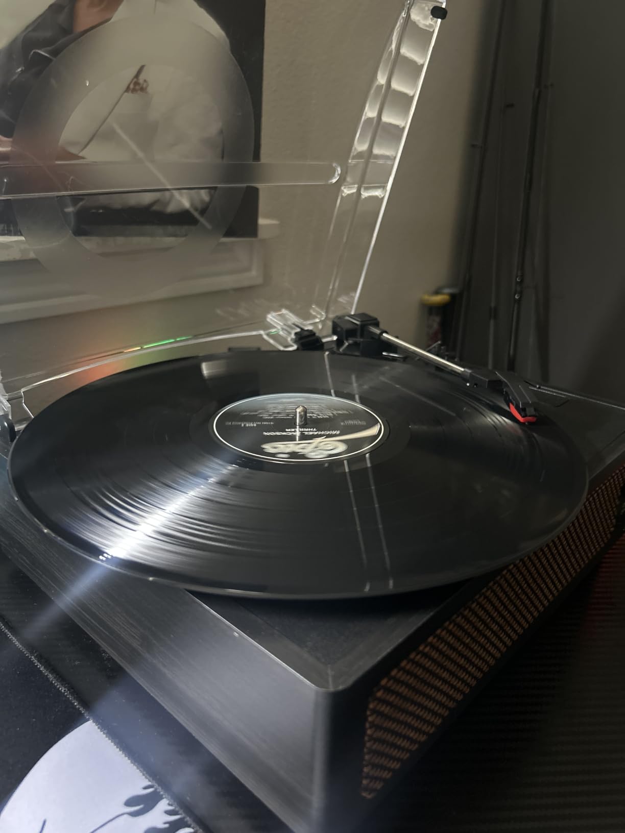 Seasonlife® Vinyl Record Player with Speakers,Wood Black Vintage Turntables customer photo 1