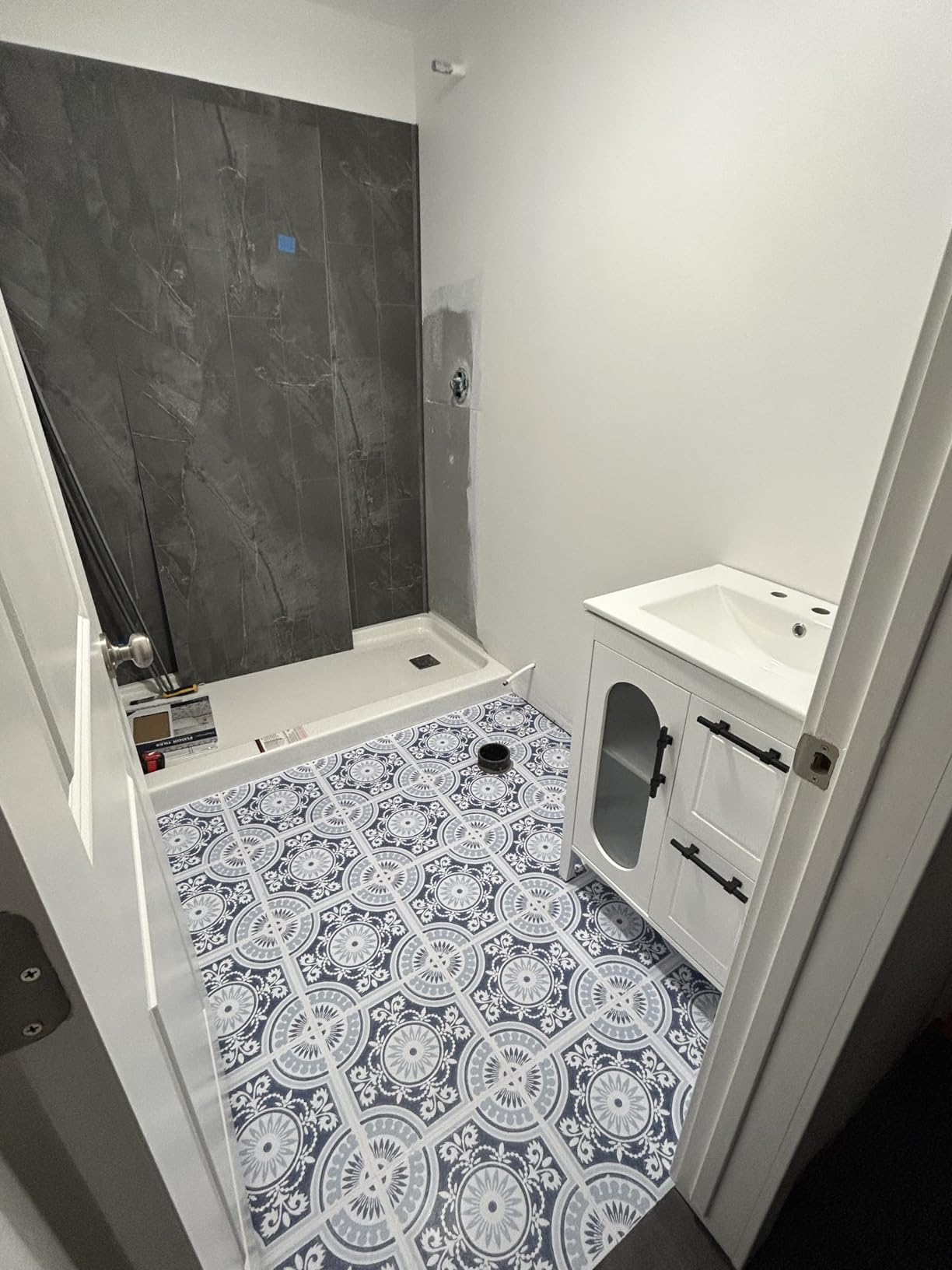FloorPops 12-in by 12-in Blue Ezra Vinyl Peel & Stick Floor Tiles (10 Tiles) customer photo 2