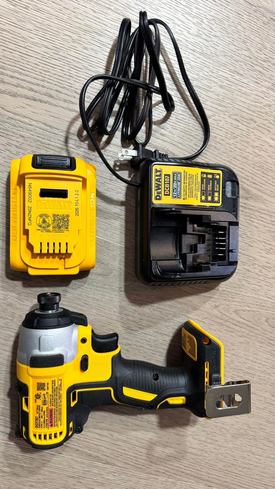 DEWALT 20V MAX Impact Driver, 1/4 Inch, Battery and Charger Included (DCF787D1) customer photo 1