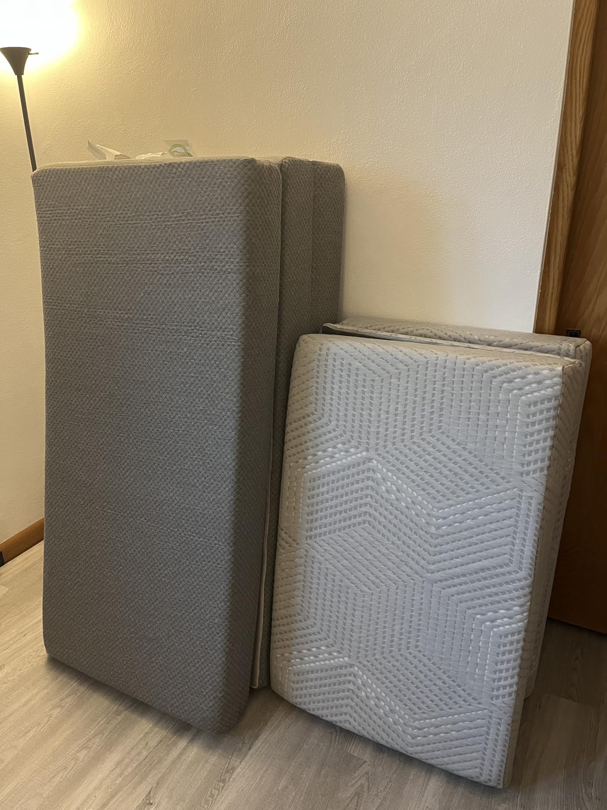 MLILY Twin XL Trifold Mattress, 4 Inch Foldable Gel Memory Foam Mattress customer photo 1