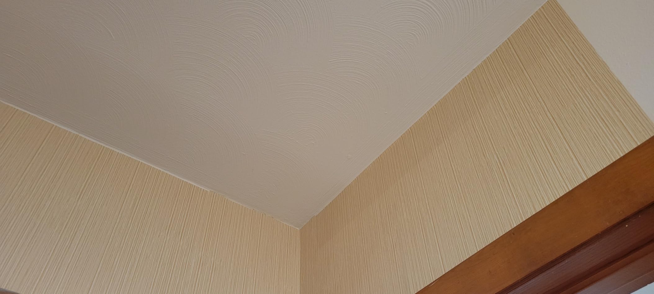 Haimin Grasscloth Textured Wallpaper 24in X 393in Fabric Contact Paper White Wall Paper Linen Peel and Stick Self-Adhesive Thick Vinyl Embossed Film Wallpaper (White) customer photo 2