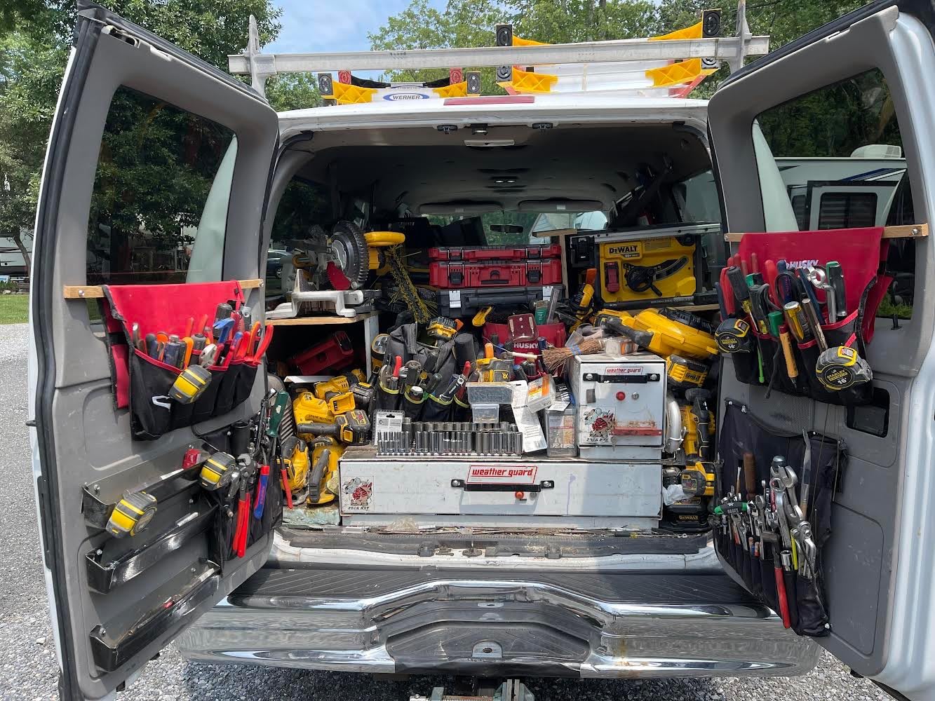 DEWALT 20V MAX* Belt Sander, Cordless, Brushless, Tool Only (DCW220B) customer photo 2