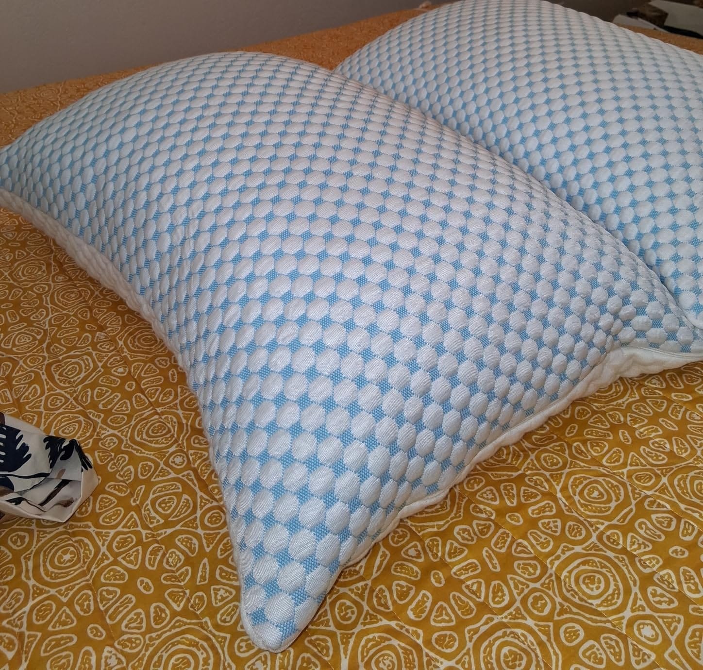 EASELAND Cooling Queen Size Firm Pillows, Shredded Memory Foam Set of 2 customer photo 2