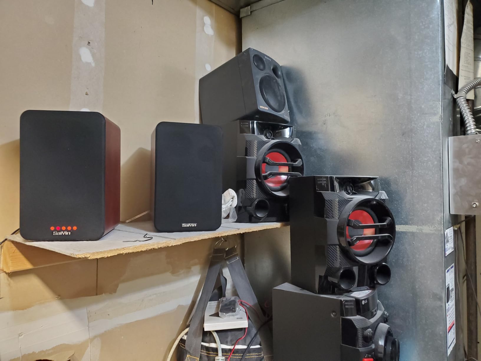 Saiyin Powered Bluetooth Bookshelf Speakers customer photo 1