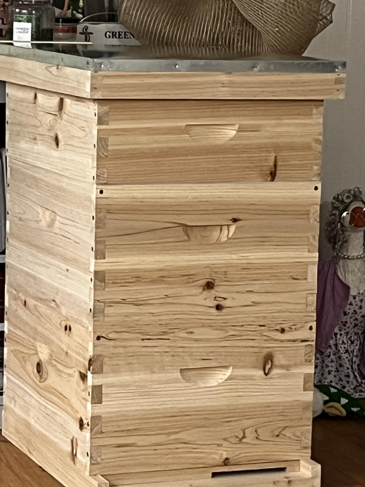 BeeCastle 10-Frame Complete Bee Hives and Supplies Starter Kit,Beehives for Beginners with Beehive Frames and Waxed Foundations (2 Deep Bee Boxes & 1 Medium Super Bee Box) customer photo 1