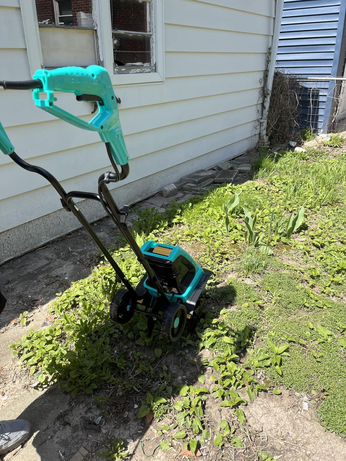 IncwBo 12'' 10.5AMP Corded Electric Garden Roto Tiller Cultivator Powerful | Electric front tine tiller lightweight, Metal baffle, Overload protected, Tills hard clay soil smooth, Easy (dis)assemble customer photo 2