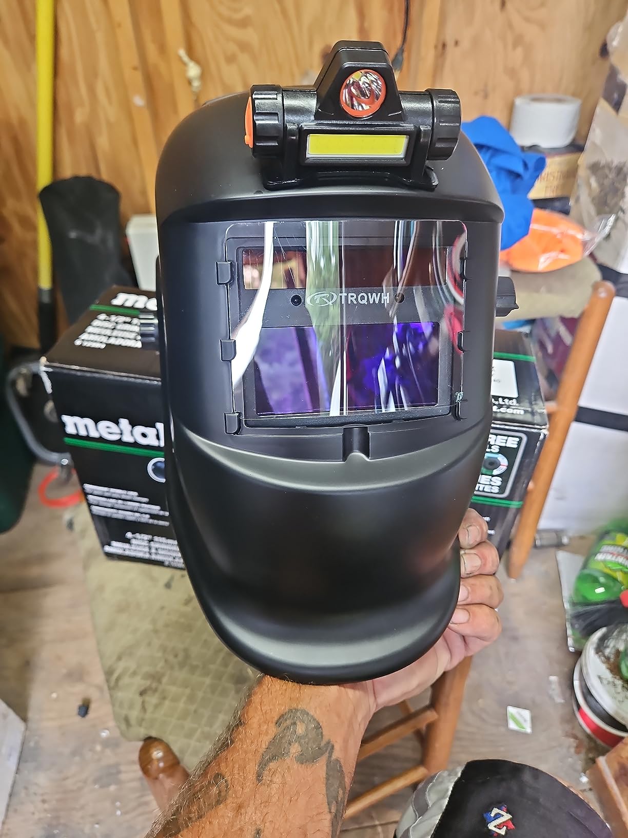 TRQWH Welding Hood Auto Darkening Welding Helmet with Light True Color | 1/1/1/2 Top Optical Clarity, Wide Shade 9-13 Welding Mask, with Welding Gloves, for TIG MIG ARC Cut and Grind customer photo 1