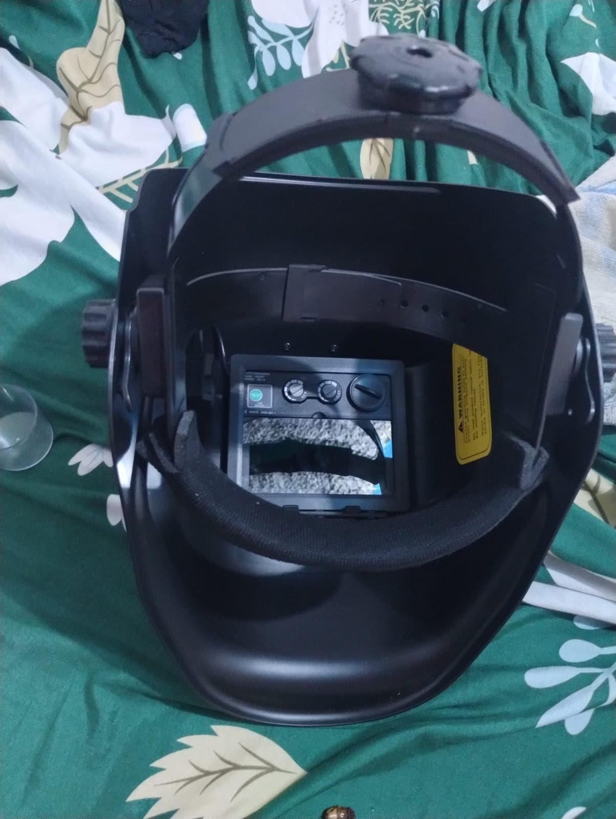TRQWH Welding Hood Auto Darkening Welding Helmet with Light True Color | 1/1/1/2 Top Optical Clarity, Wide Shade 9-13 Welding Mask, with Welding Gloves, for TIG MIG ARC Cut and Grind customer photo 2