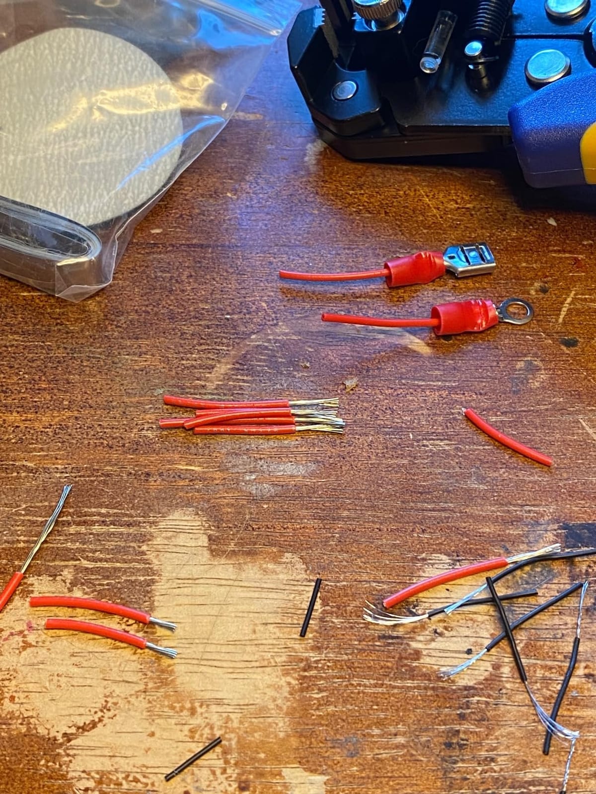 haisstronica 201PCS 3 in 1 Automatic Wire Stripper Kit, AWG 24-10 | 170 insulated terminals, 30 zip ties, copper and aluminum wire, beginner setup, Electronics Repairs customer photo 2