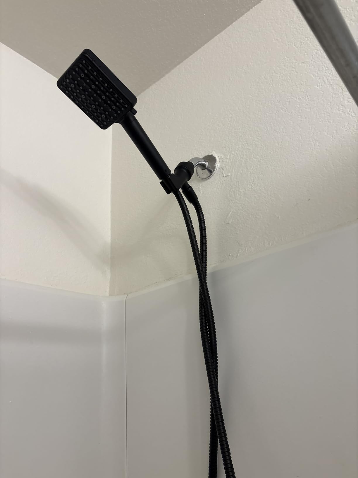MakeFit Filtered Shower Head Black - 6 Modes High Pressure Handheld Shower Head with Filter Mineral Beads, Detachable Handheld Showerhead Set with Stainless Steel Hose and Shower Arm Bracket customer photo 1