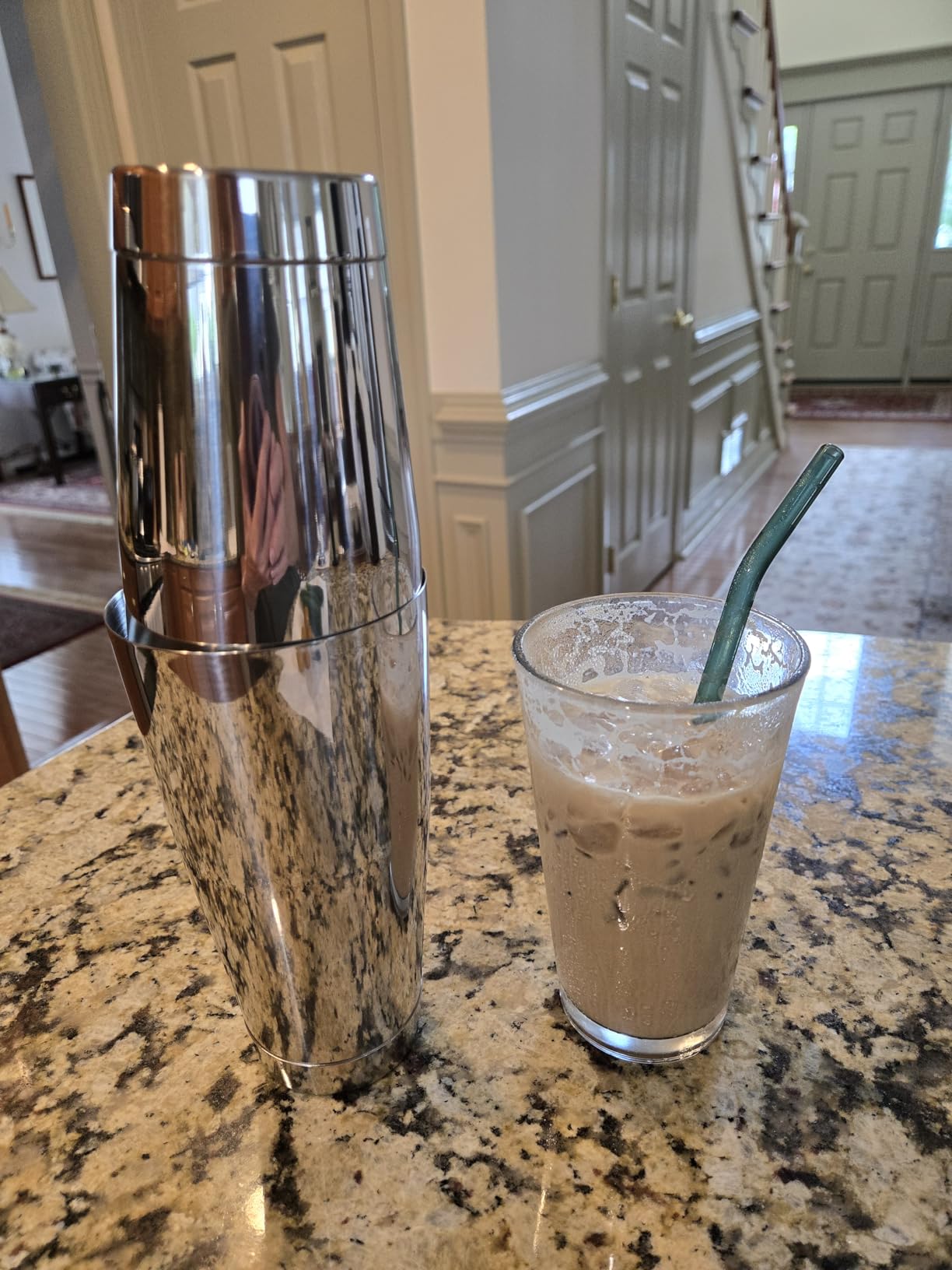 WOTOR Boston Cocktail Shaker Set, 18 oz & 28 oz Stainless Steel Weighted Shaker Tins, Metal Martini Shaker Drink Mixer for Bartending, professional Bar Tools for Bartender (Silver) customer photo 2