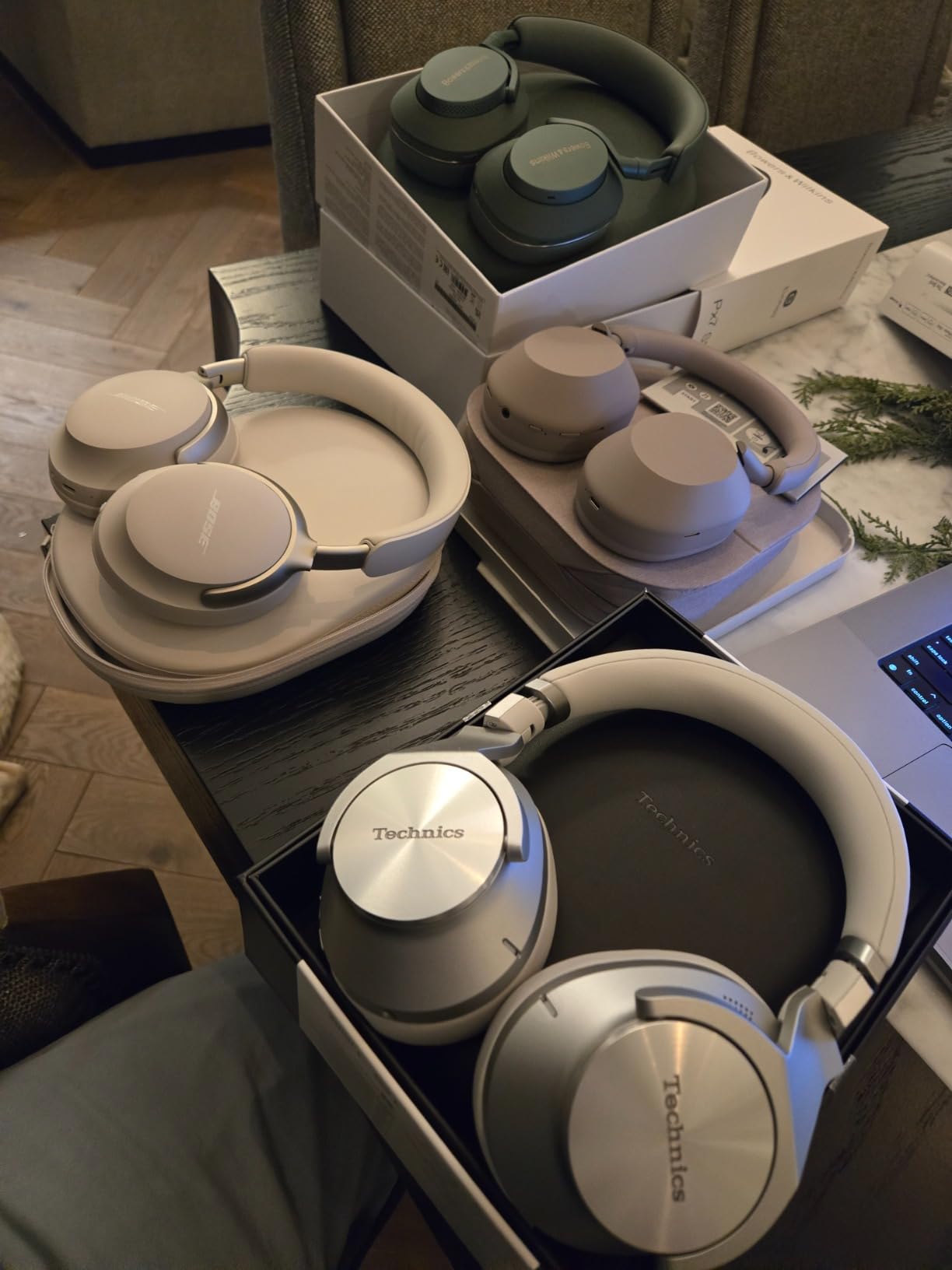 Bose QuietComfort Ultra Bluetooth Headphones, Wireless Headphones with Spatial Audio, Over Ear Noise Cancelling with Mic, Up to 24 Hours of Playtime, Black customer photo 1