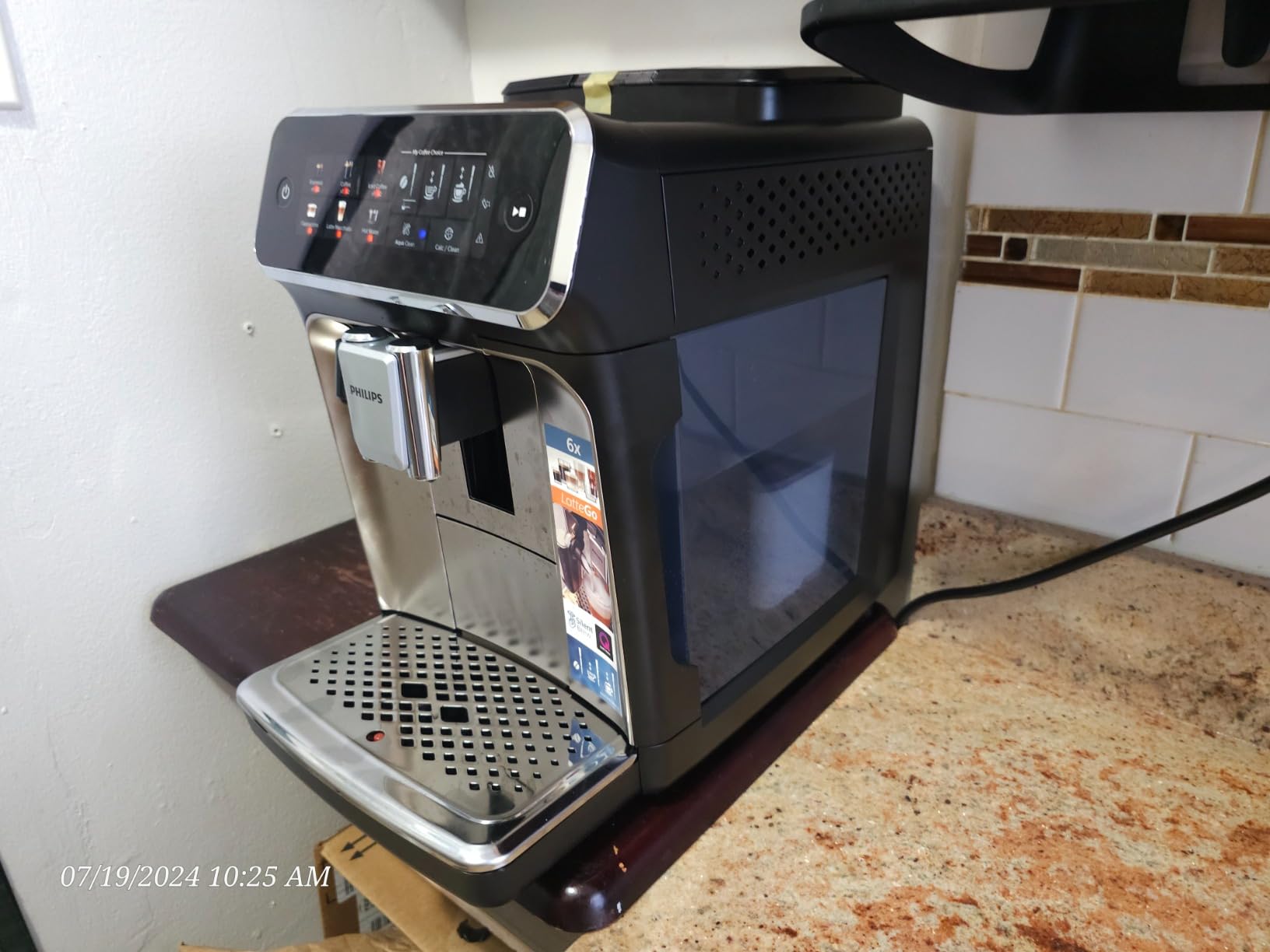 PHILIPS 3300 Series Fully Automatic Espresso Machine - LatteGo Milk System, 5 Coffee Varieties, Intuitive Touch Display, SilentBrew, 100% Ceramic Grinder, AquaClean Filter, Glossy Black (EP3347/90) customer photo 2