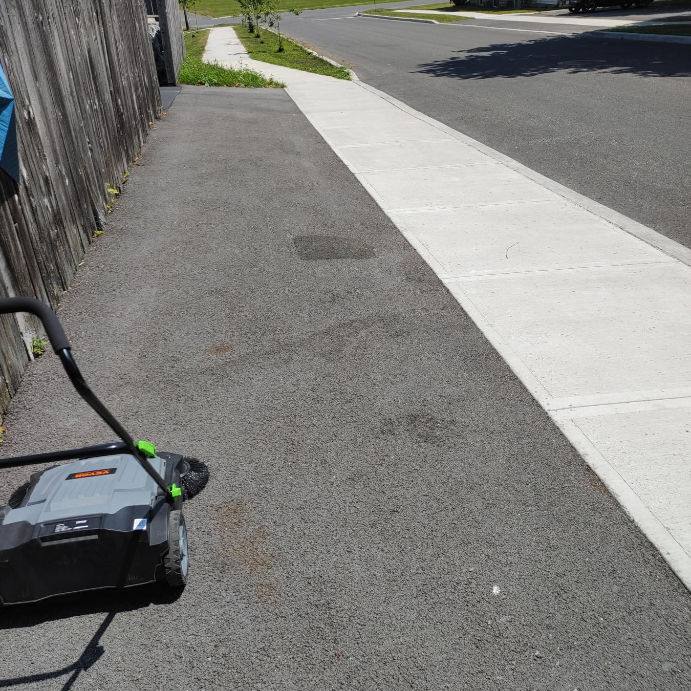 VEVOR Walk-Behind Hand Push Floor Sweeper with 25.6