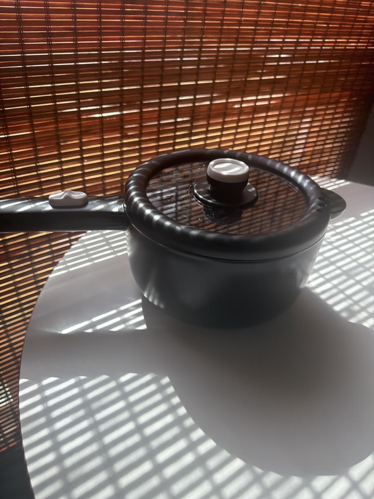 Dezin 2L Hot Pot Electric, Non-Stick Electric Pan, 700W Adjustable Power customer photo 1