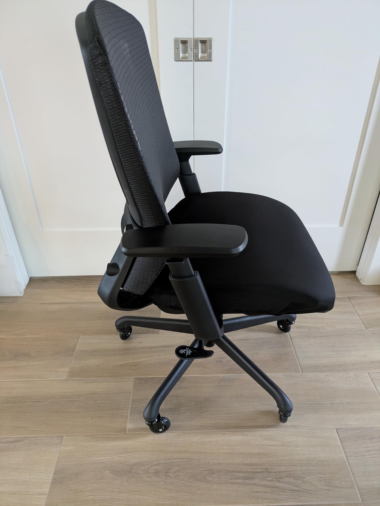 ELABEST Ergonomic Mesh Office Chair, Comfy Computer Desk Chair - BIFMA 5.1 Certified Commercial Swivel Task Chair for Home Office - Adjustable Lumbar Support & Armrests, Tilt Function, Wide Seat (Black) customer photo 1