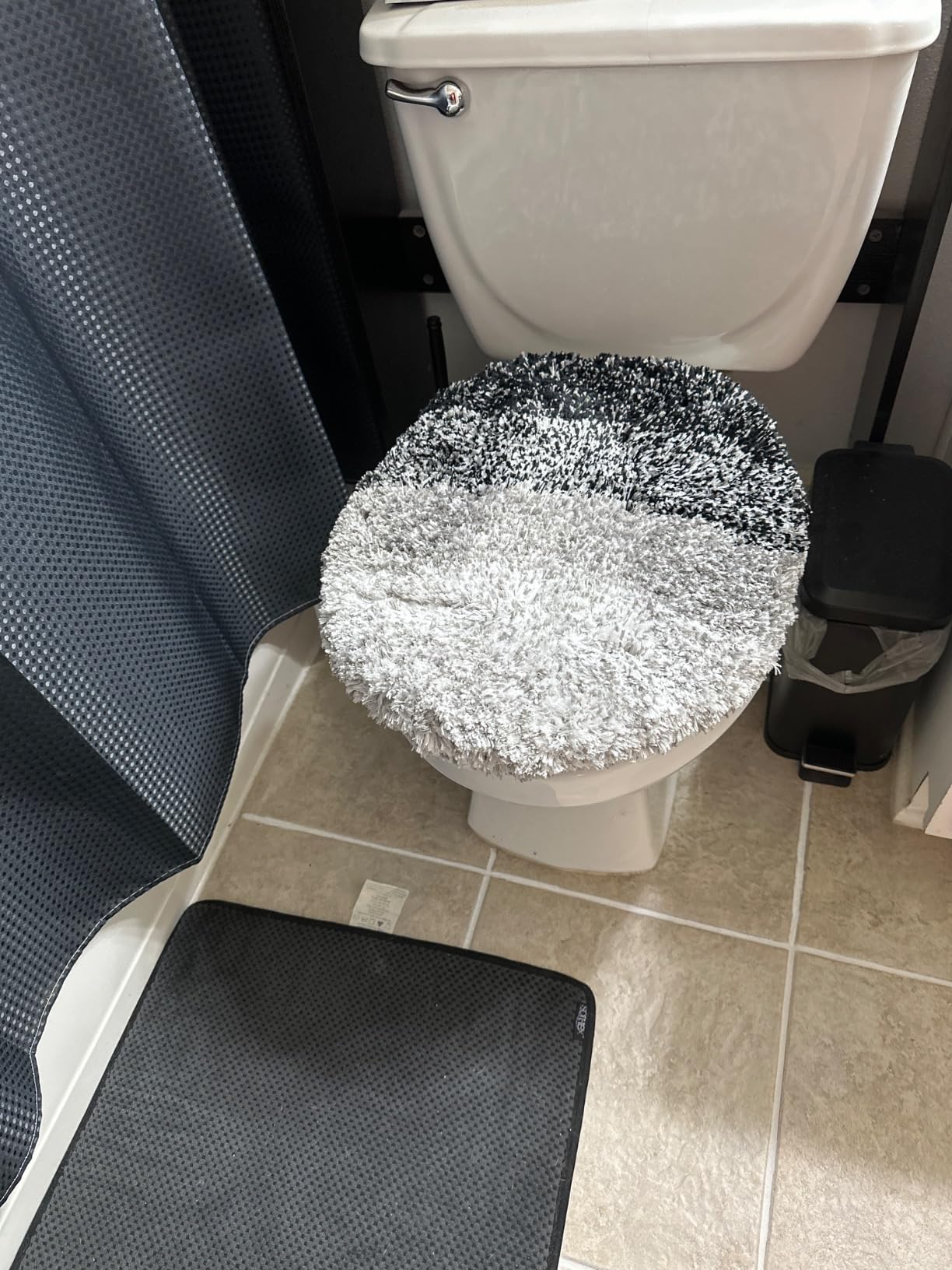 OLANLY Soft Microfiber Bathroom Toilet Lid Cover, 17.5x15, Gray customer photo 1
