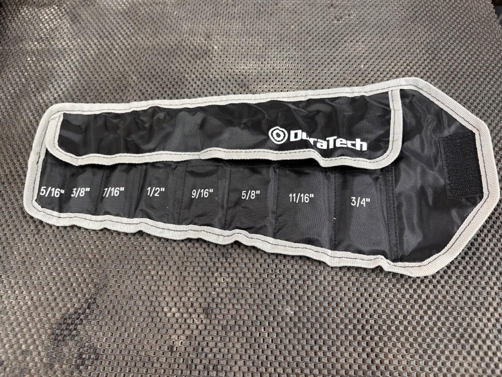 DURATECH Stubby Flex-head Ratcheting Wrench Set, 8-Piece, SAE | 5/16 in, 3/8 in, 7/16 in, 1/2 in, 9/16 in, 5/8 in, 11/16 in, 3/4 in, CR-V, Black Electrocoat, 72-Tooth, 5 Degree Swing Arc, with Rolling Pouch customer photo 1
