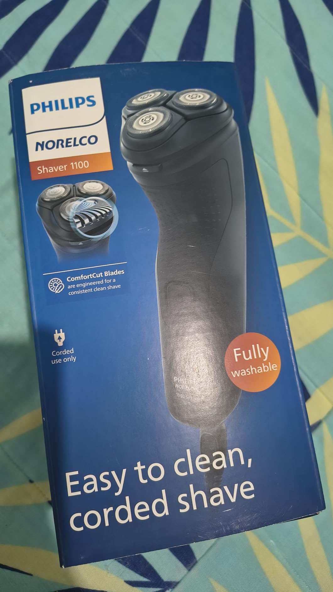 Philips Norelco 1100 Electric Shaver, Deep Black | 27 Self Sharpening ComfortCut Blades, 4D Floating Heads, Dry Use Only, 2-Year Blade Life, Corded, S1016/90 customer photo 1