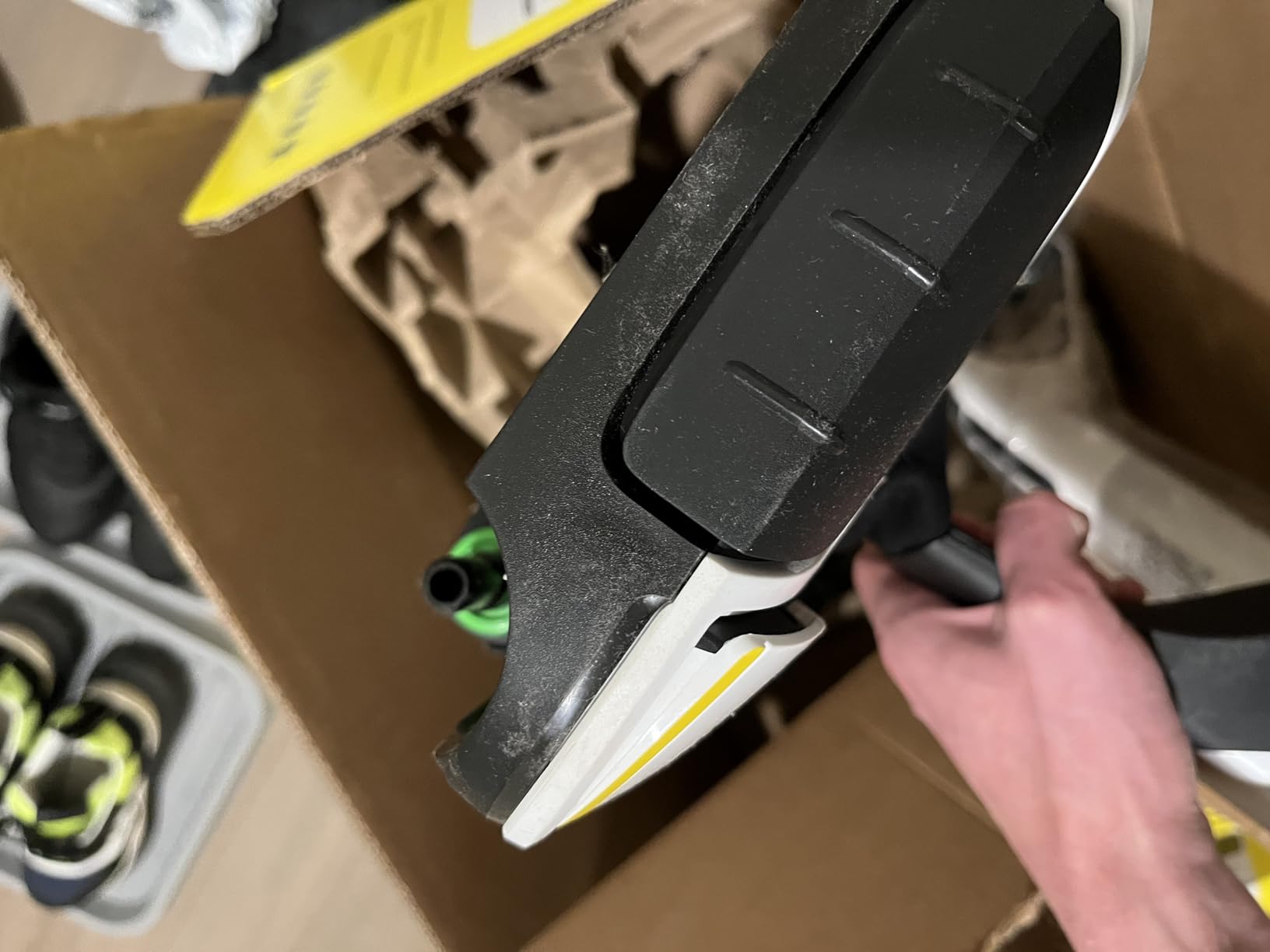 Kärcher FC 7 Cordless All-in-One Hard Floor Cleaner with 4-Roller Technology for Simultaneous Wet and Dry Debris Removal customer photo 2