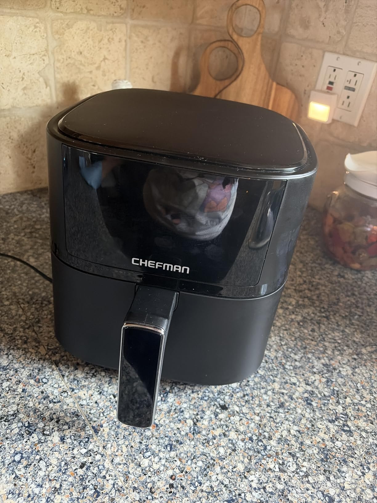 Chefman Air Fryer – 4 QT Compact Airfryer for Quick & Easy Meals in Minutes, Features Hi-Fry Technology for Extra Crisp, Touchscreen Controls with 4 Presets, Nonstick & Dishwasher Safe Basket - Black customer photo 1