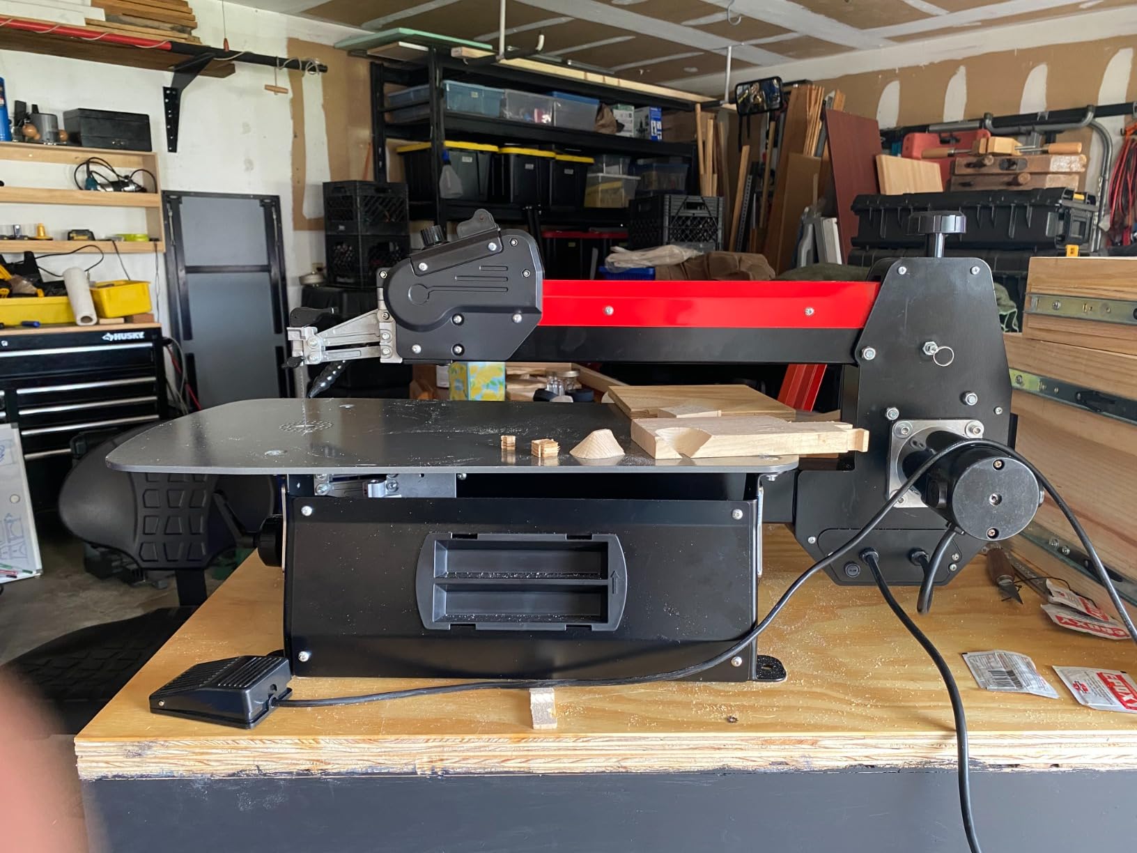 BUCKTOOL 22-Inch Scroll Saw, 1/5 HP 1.3A Power Scroll Saws for Woodworking | 360-1550 RPM Variable Speed, 27 x 13-Inch Worktable, Beveling Arm and 15/18 TPI Pinless Scroll Saw Blades for Angled Cuts customer photo 2