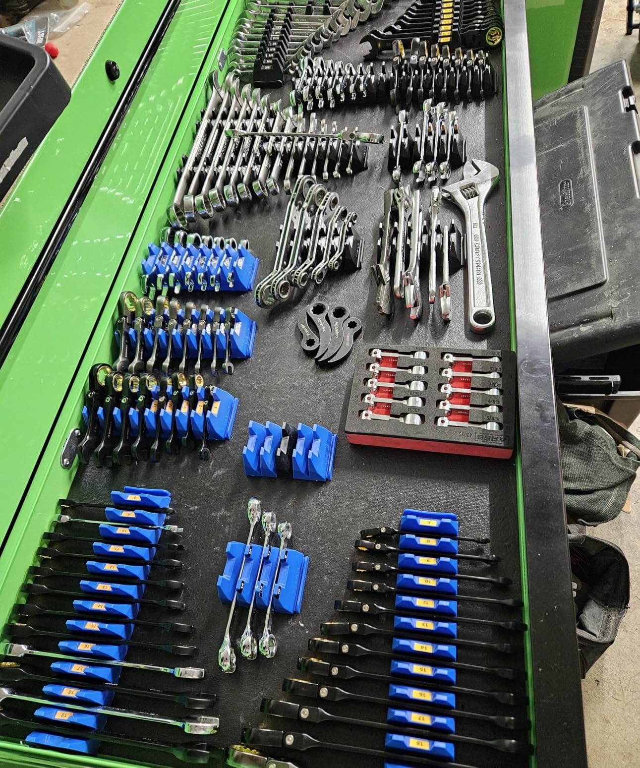 WORKPRO 22-piece Ratcheting Wrench Set with 180 Degree Flex Head, Anti-Slip | Metric 6-18mm & SAE 1/4-3/4